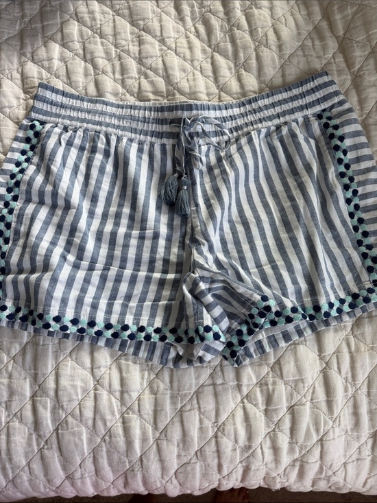 Vineyard Vines Pants - Vineyard Vines White and Blue Striped Elastic Waist Shorts